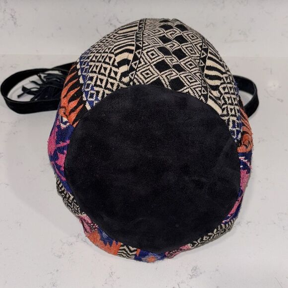Forever 21 boho crossbody bucket bag Peruvian Aztec style multi colored. - Picture 5 of 12